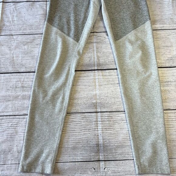 Outdoor Voices Color Block 7/8 Leggings Grey size medium - Picture 3 of 9